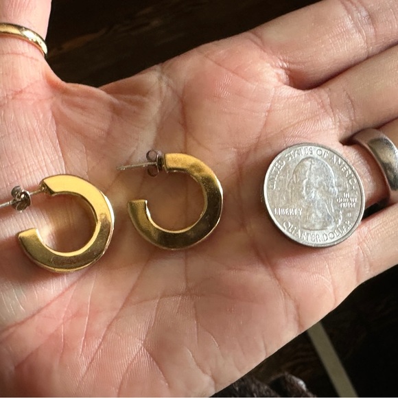 BingBang Zaha hoop earrings - Picture 3 of 3